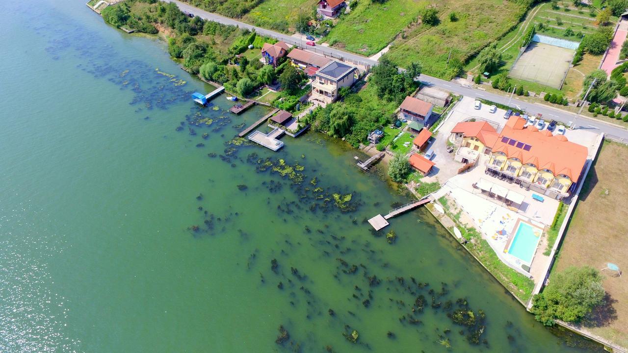فندق Mai Danube Ieşelniţa المظهر الخارجي الصورة
