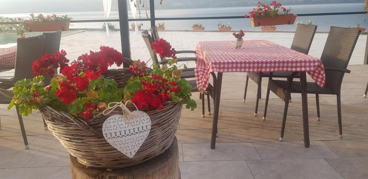 فندق Mai Danube Ieşelniţa المظهر الخارجي الصورة
